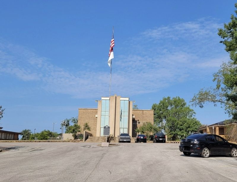 The view of the Jacksonville College and Marker from the parking lot image. Click for full size.