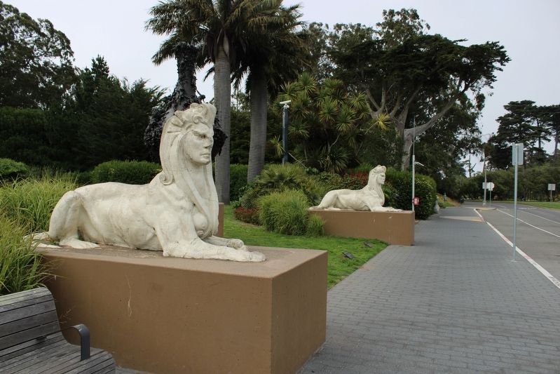Pair of Sphinxes image. Click for full size.