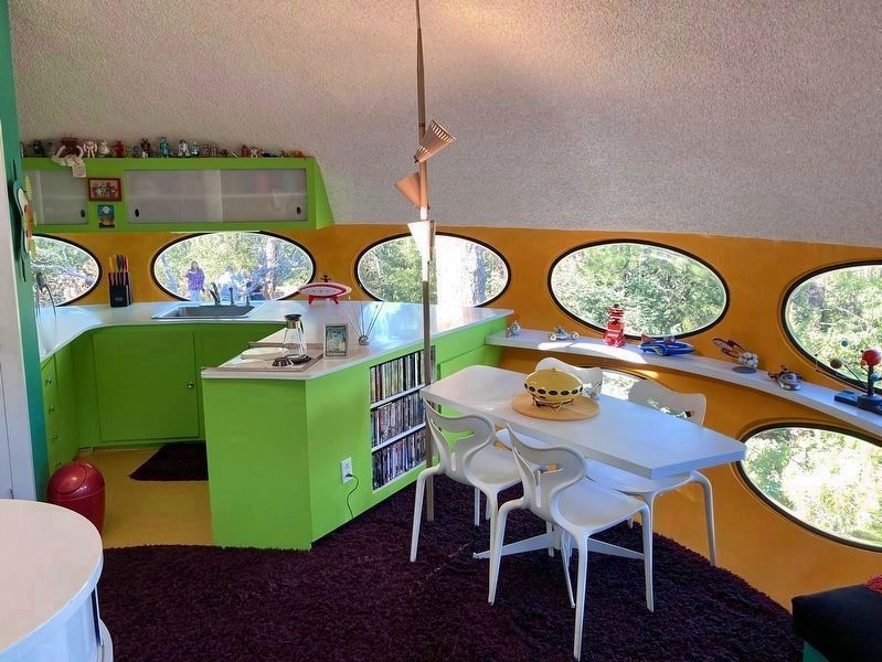 Kitchen and Dining Room image. Click for full size.