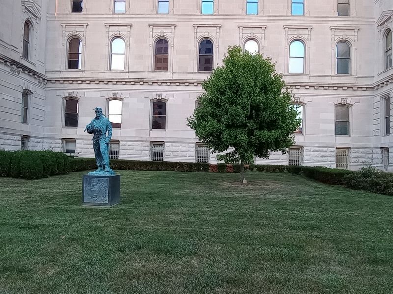 Indiana Statehouse image. Click for full size.