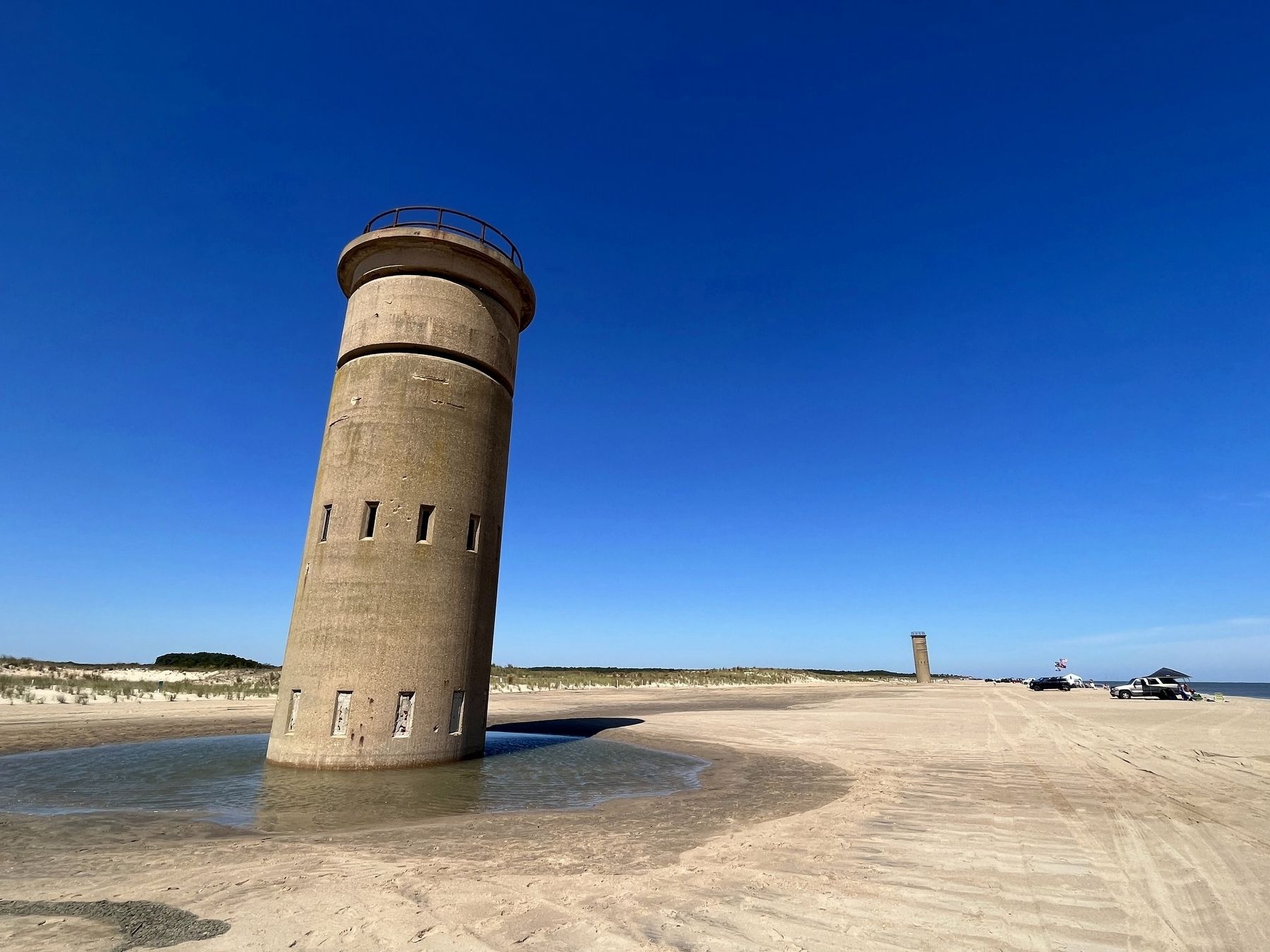 The two lookout towers along Gordons Pond Beach image. Click for full size.