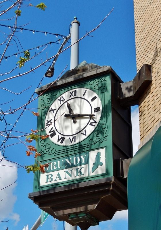 Grundy County National Bank Clock image. Click for full size.