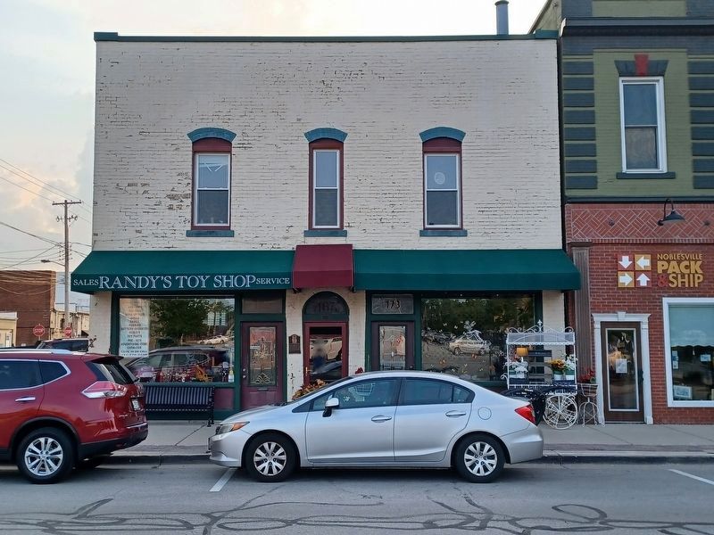 Bordner-Paskins Building and Marker image. Click for full size.