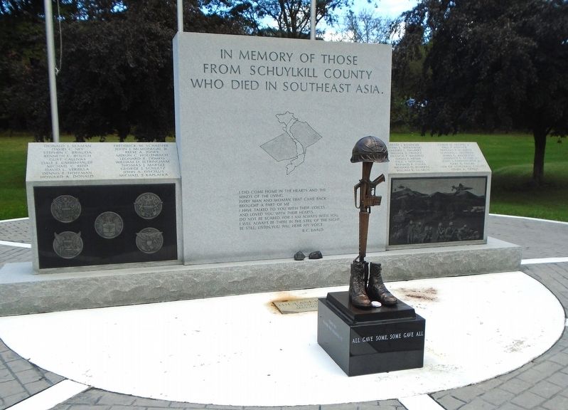 Schuylkill County Vietnam Veterans Memorial image. Click for full size.
