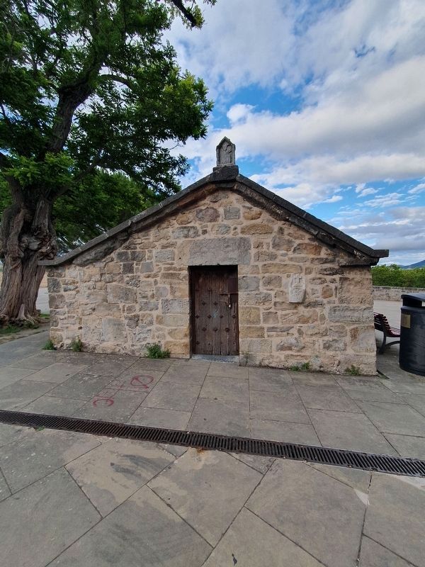 A small building near the Ronda Barbazana / Rincón del Caballo Blanco Marker. Click for full size. A small building near the Ronda Barbazana / Rincón del Caballo Blanco Marker image. Click for full size.
