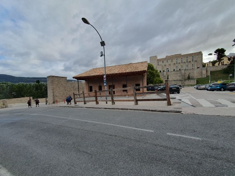 A Reconstructed Building near the Portal de la Rochapea / Puerta Exterior Marker image. Click for full size.
