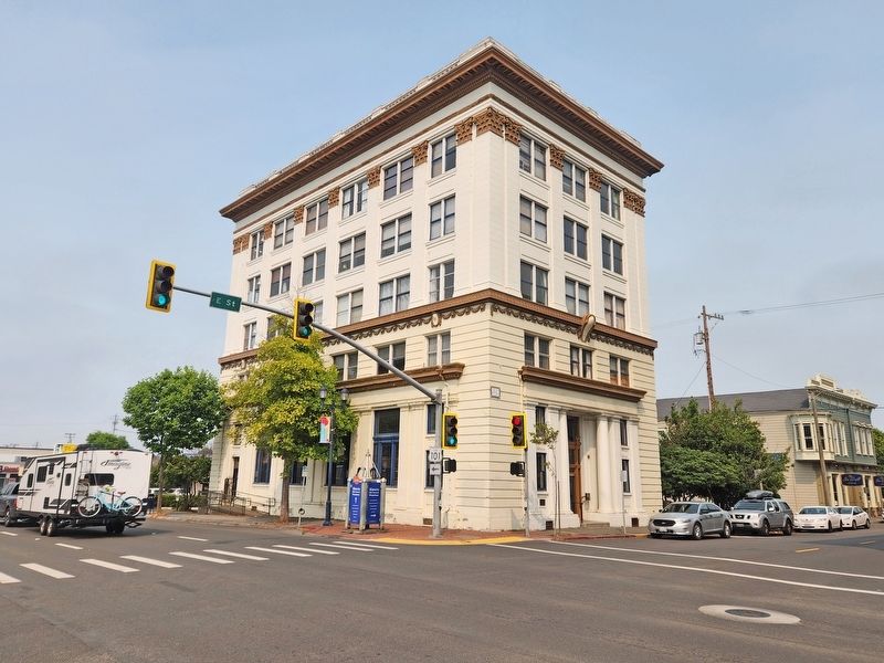 Humboldt National and Home Savings Bank (1917) image. Click for full size.