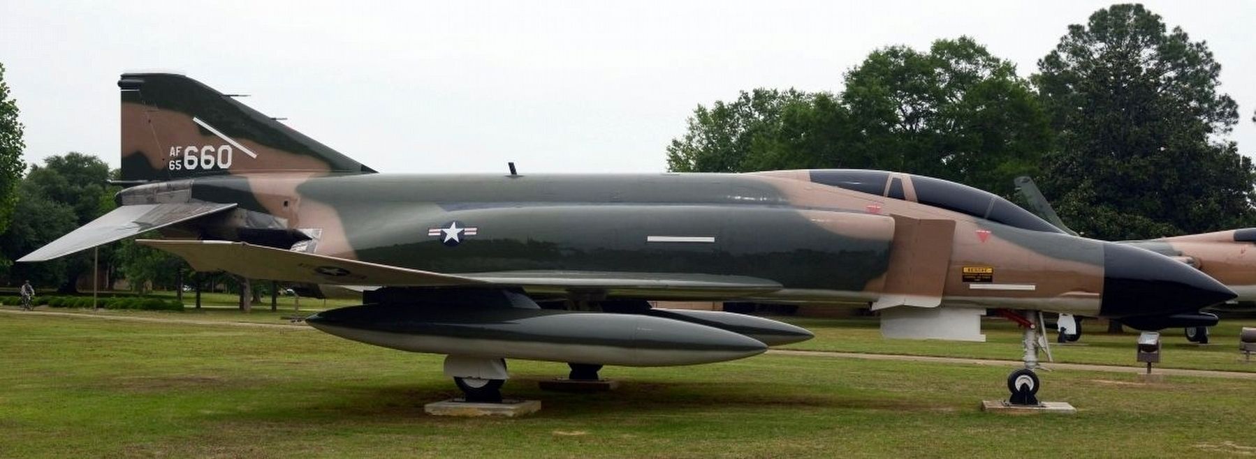 McDonnell F-4D Phantom II 65-0660 4 image. Click for full size.