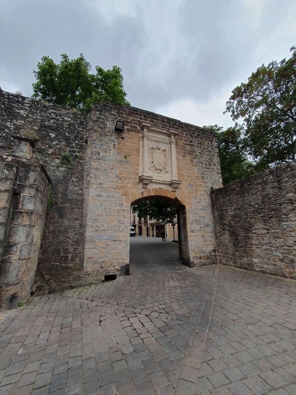 Portal de Francia. Click for full size. Portal de Francia image. Click for full size.