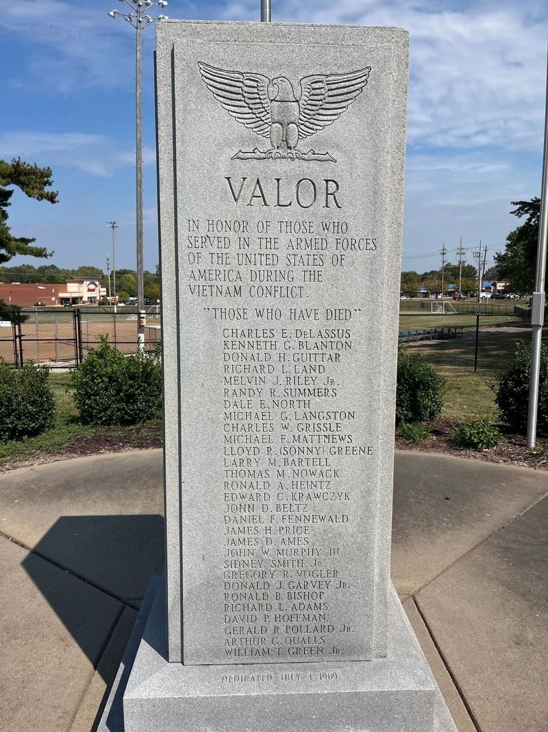 Florissant Vietnam Memorial Obelisk Marker image. Click for full size.