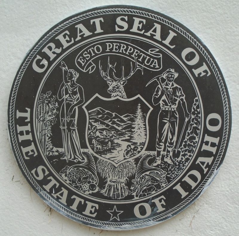 Idaho Seal on Memorial Obelisk image. Click for full size.