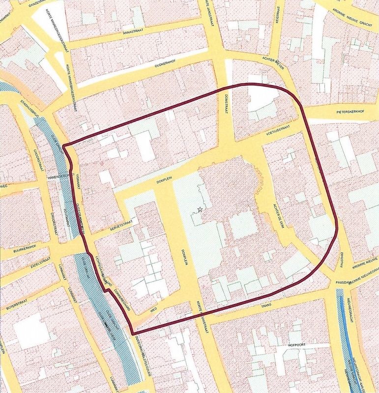 Map of castellum walls superimposed on street map of central Utrecht image. Click for full size.