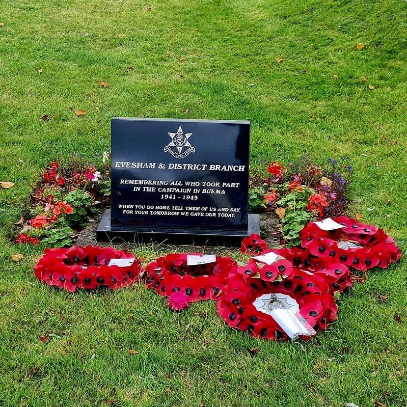Evesham War Memorial. Click for full size. Evesham War Memorial image. Click for full size.