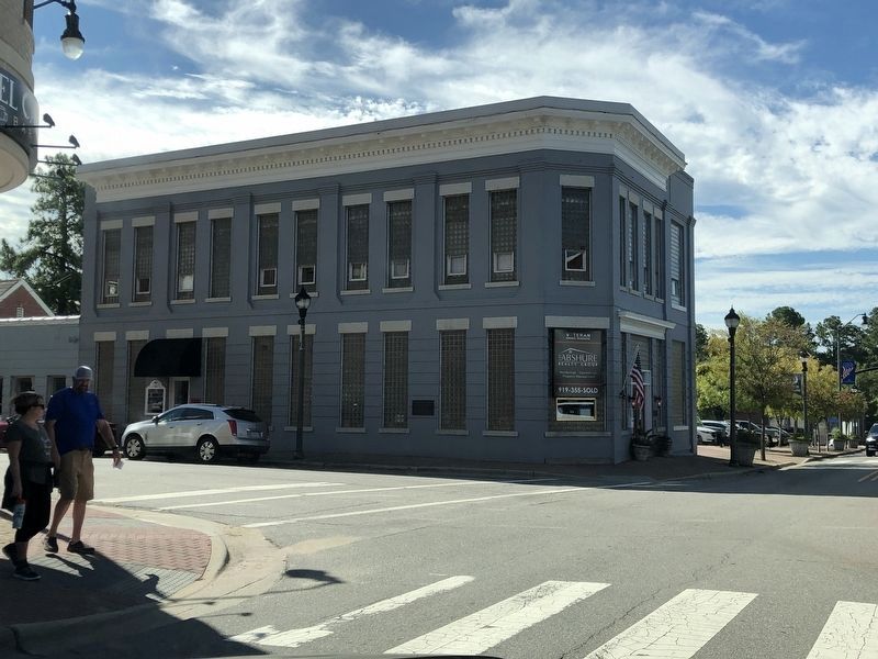 Former Bank of Fuquay Building image. Click for full size.