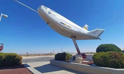 Northrop HL-10 Lifting Body image. Click for full size.