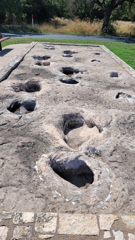 The tracks display at the Marker. Click for full size. The tracks display at the Marker image. Click for full size.