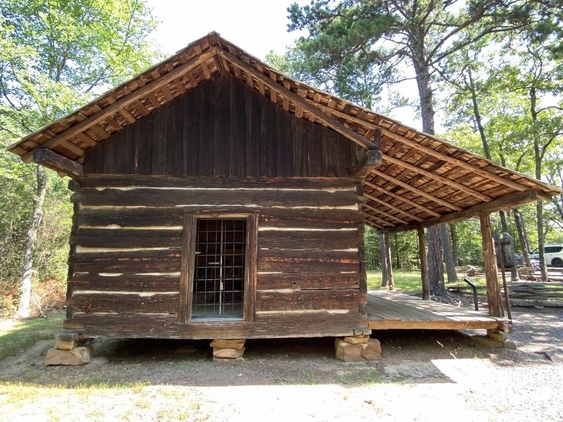 Left side of the Old Pioneer Cabin image. Click for full size.