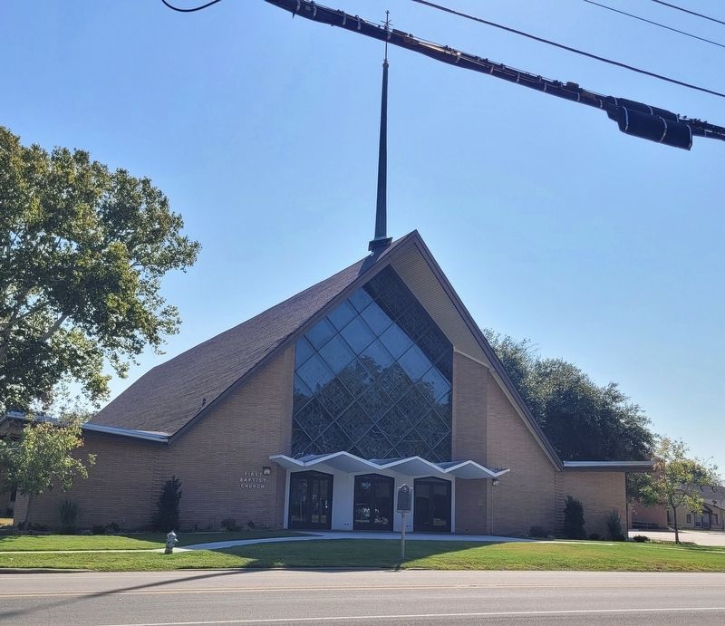 The First Baptist Church and Marker image. Click for full size.