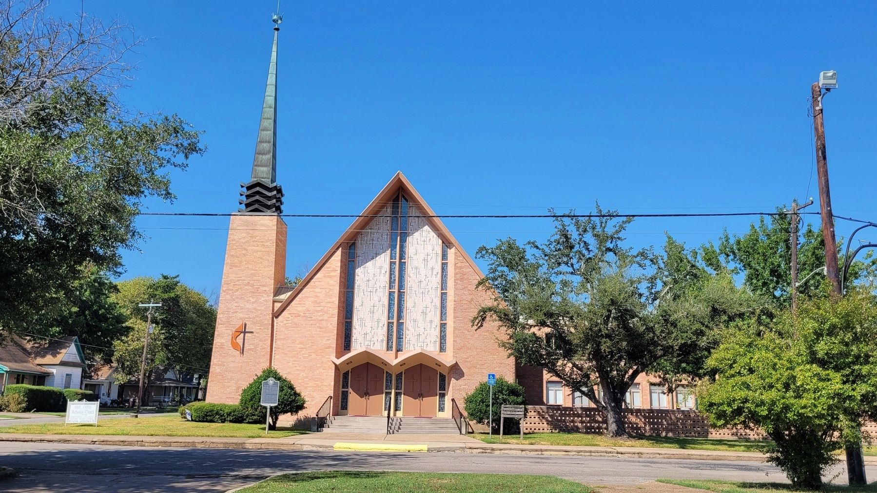 The First United Methodist Church of Bonham image. Click for full size.