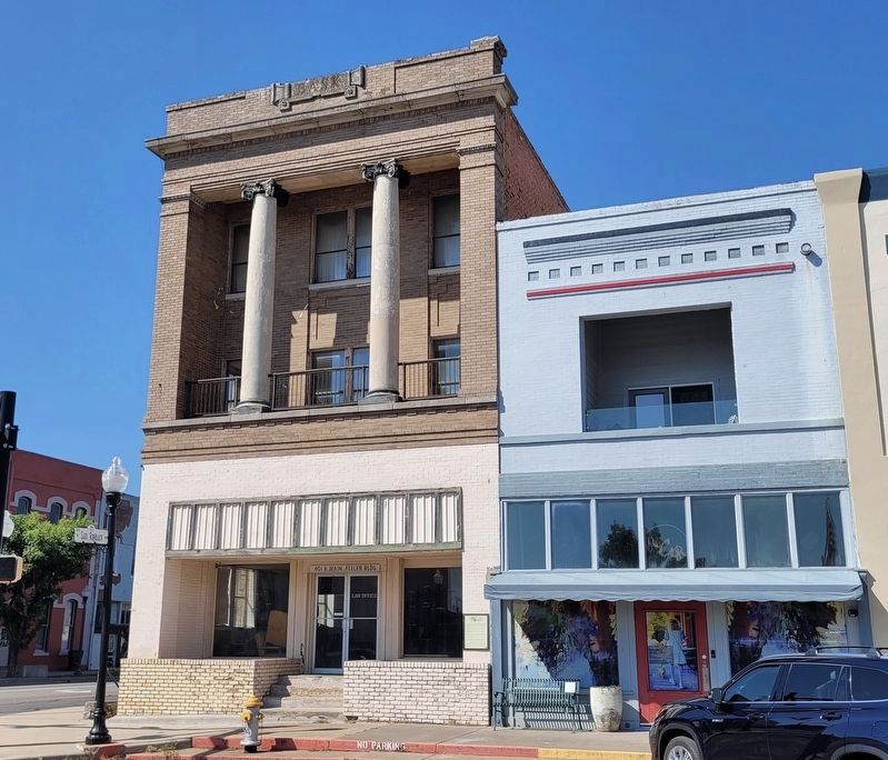 The view of the Bonham From the Start Marker from the street image. Click for full size.