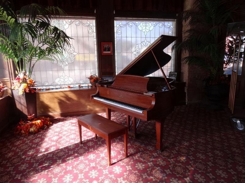 Mizpah Hotel lobby piano image. Click for full size.