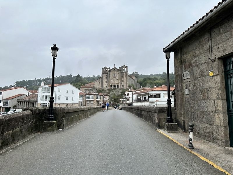 Ponte de Santiago / Puente Santiago / Saint Jame�s Bridge Marker - wide view image. Click for full size.