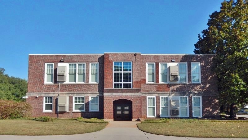 Pelzer Elementary School (<i>west elevation</i>) image. Click for full size.