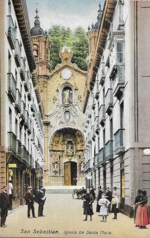 Iglesia de Santa María (looking north on Calle Mayor). Click for full size. Iglesia de Santa María (looking north on Calle Mayor) image. Click for full size.