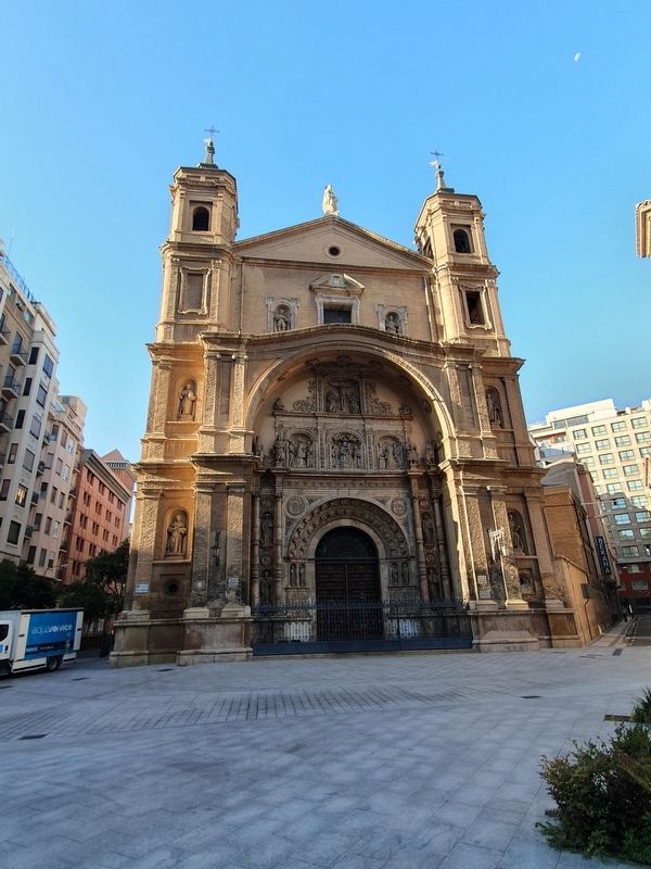 Basilica of Santa Engracia and Marker image. Click for full size.