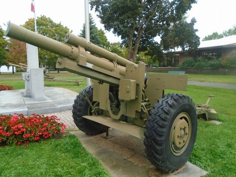 Memorial Park 105mm M2A2 Howitzer (1945) image. Click for full size.