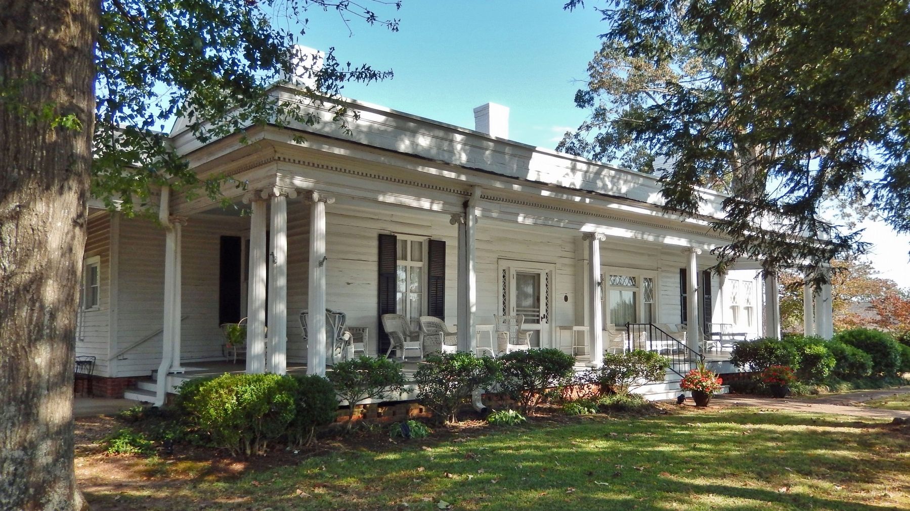 Hagood-Mauldin House (<i>northwest elevation</i>). Click for full size. Hagood-Mauldin House (<i>northwest elevation</i>) image. Click for full size.