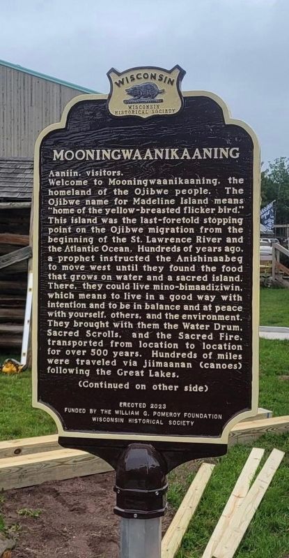 Mooningwaanikaaning Marker. Click for full size. Mooningwaanikaaning Marker image. Click for full size.