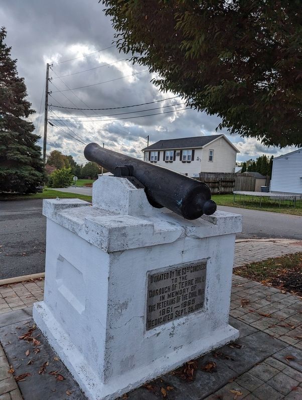 Civil War Memorial and Marker. Click for full size. Civil War Memorial and Marker image. Click for full size.