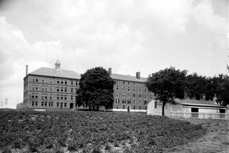Almshouse and Hospital for Contagious Diseases Burial Ground image. Click for more information.