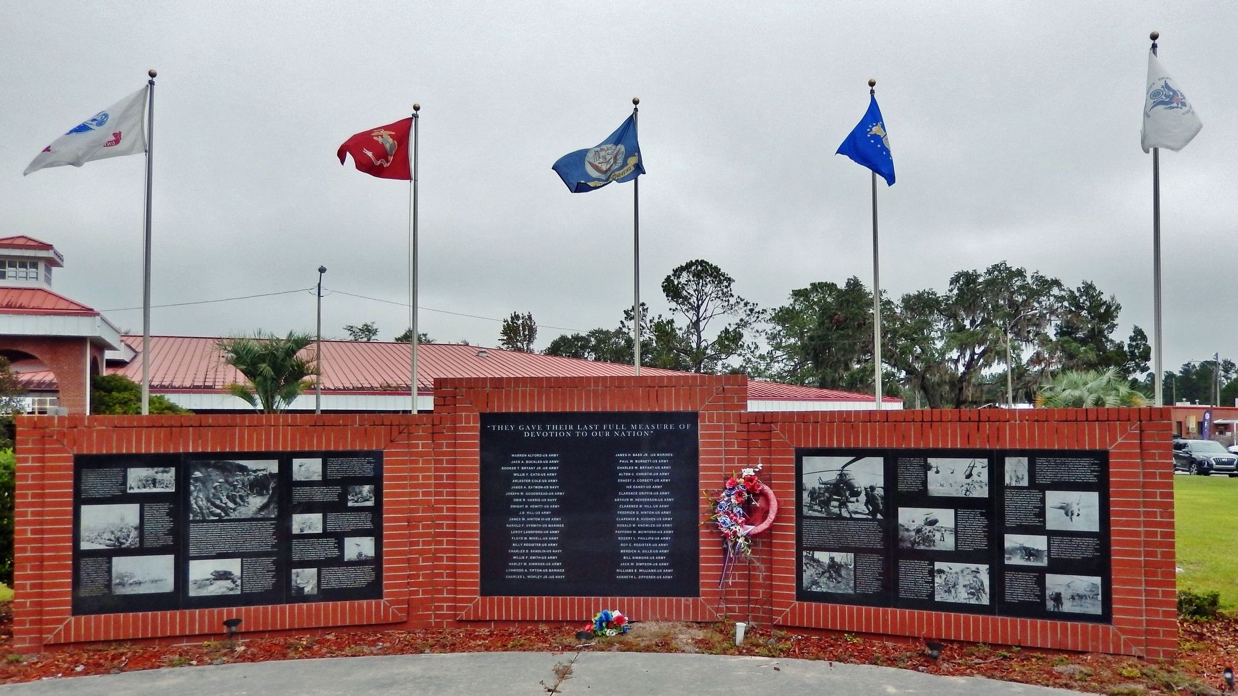 Veterans Memorial image. Click for full size.