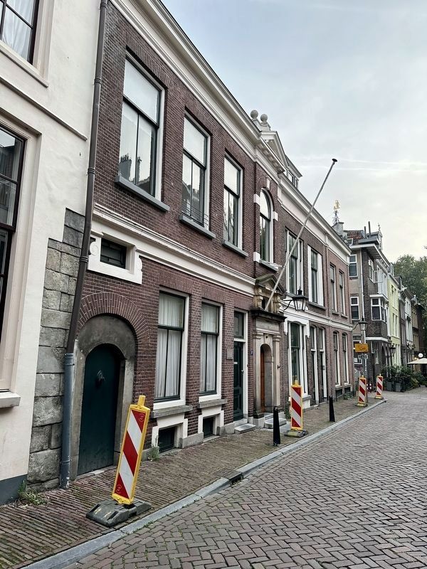 Eloyen Gasthuis / Eloyen Almshouse Marker - wider view. Click for full size. Eloyen Gasthuis / Eloyen Almshouse Marker - wider view image. Click for full size.