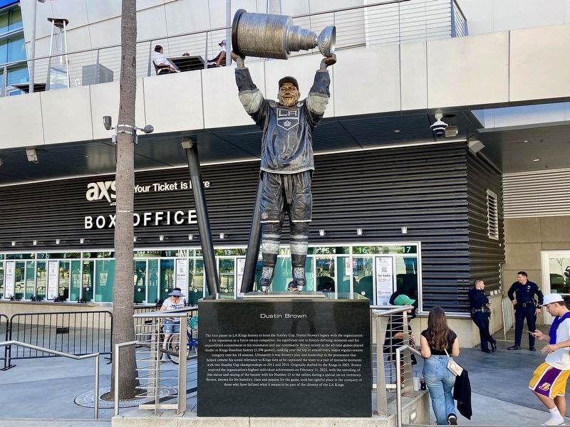 Dustin Brown Statue and Marker image. Click for full size.