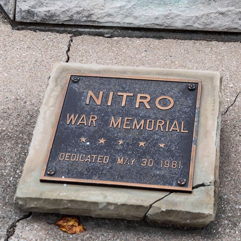 Nitro War Memorial image. Click for full size.
