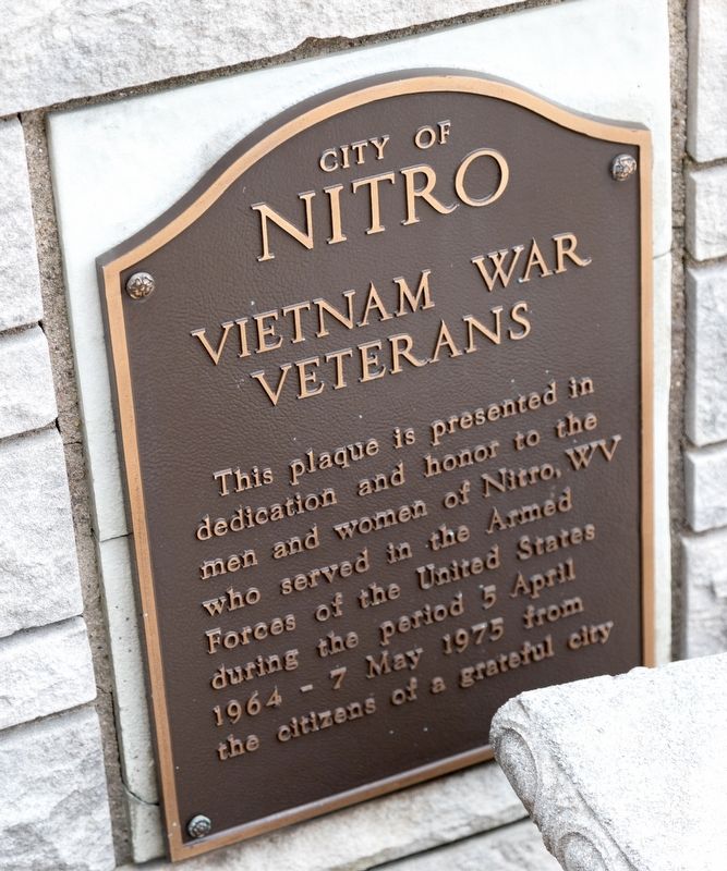 Nitro War Memorial image. Click for full size.