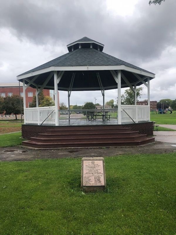Bicentennial Bandstand and Marker image. Click for full size.