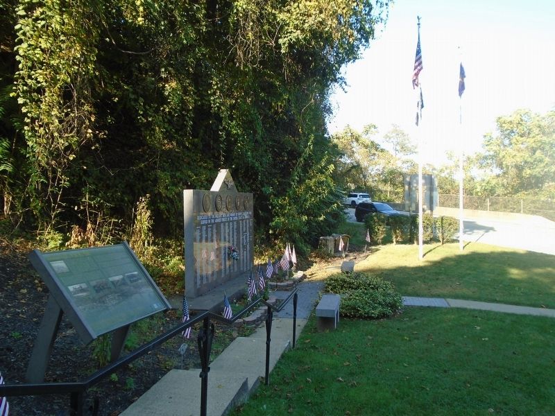 Veterans Memorial image. Click for full size.
