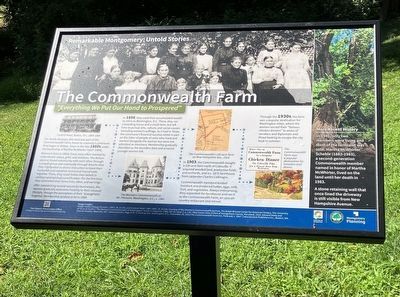 The Commonwealth Farm Marker image. Click for full size.