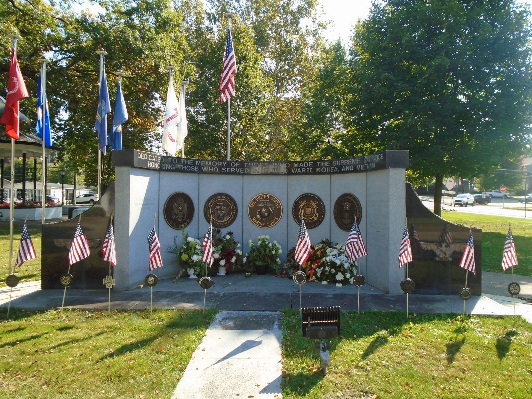 Veterans Memorial image. Click for full size.