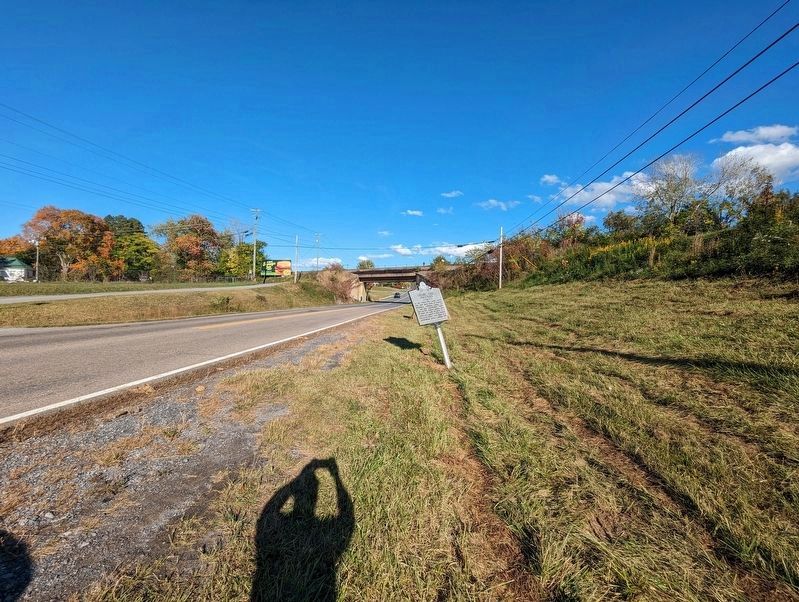 Greasy Cove Racetrack Marker image. Click for full size.