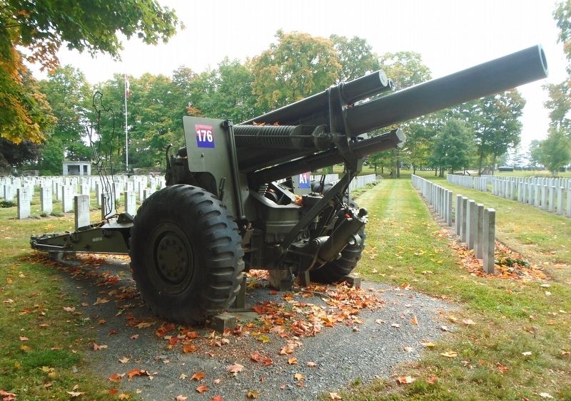 155-mm C1 Medium Howitzer / Obuiser Moyen C1 de 155 mm image. Click for full size.