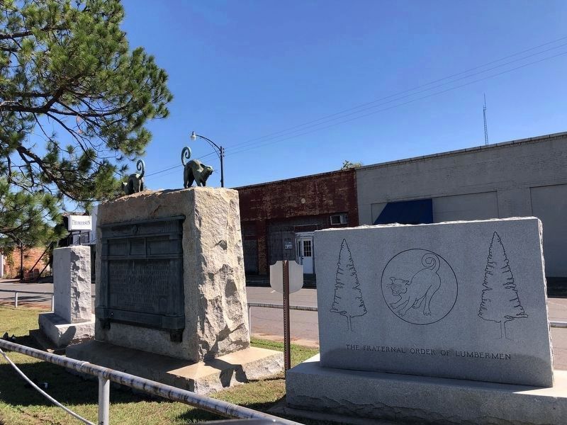 Hoo-Hoo Monument (Side One) image. Click for full size.