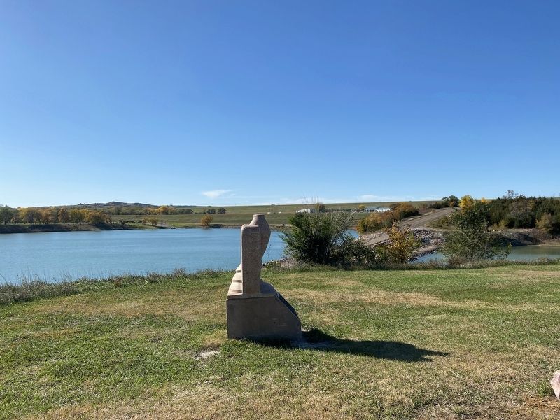 Fort Randall Eagle Roost Marker, from the east image. Click for full size.