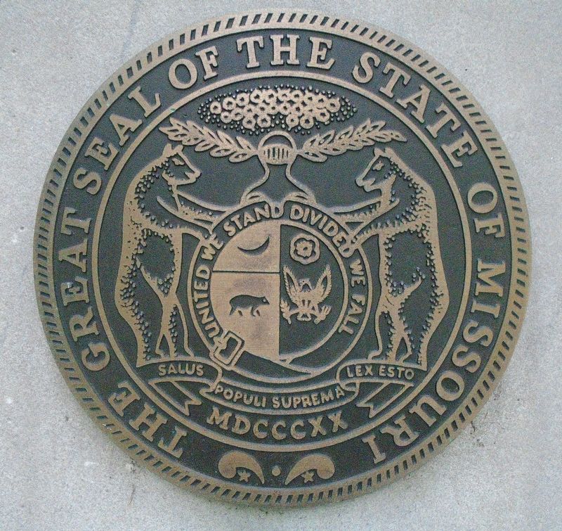Missouri State Seal on Memorial Obelisk image. Click for full size.
