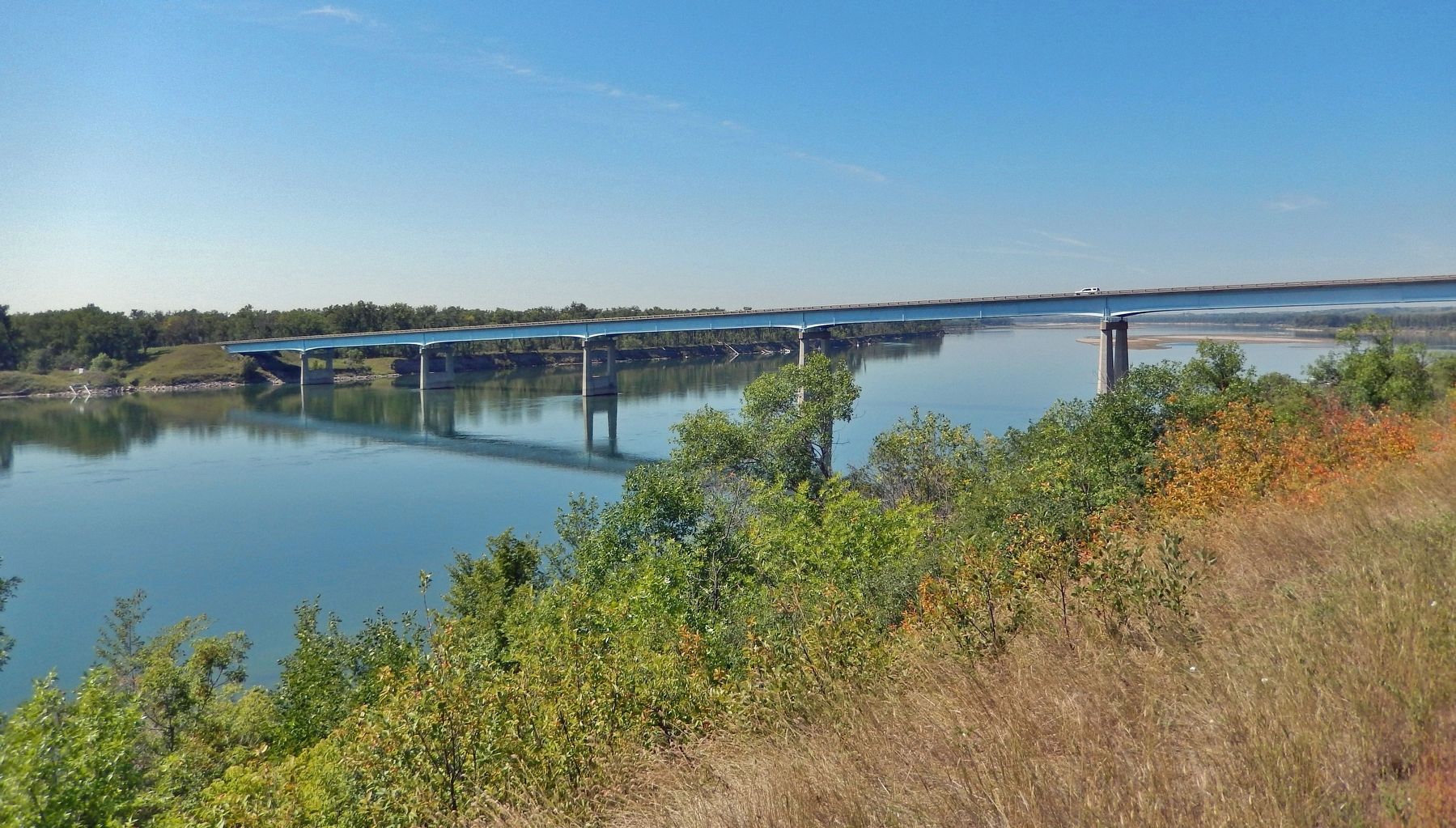 Walter R. Hjelle Bridge across the Missouri River image. Click for full size.