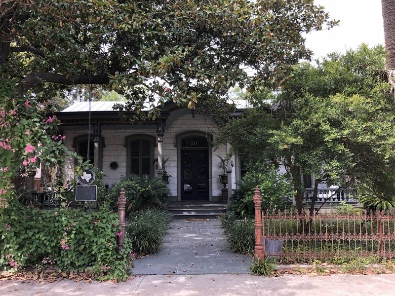 Sartor House image. Click for full size.